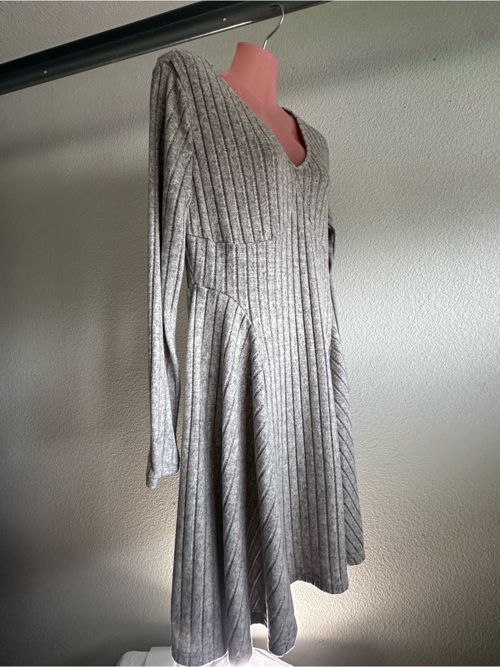 HALARA Gray Ribbed V-Neck Long Sleeve Fit-and-Flare Dress